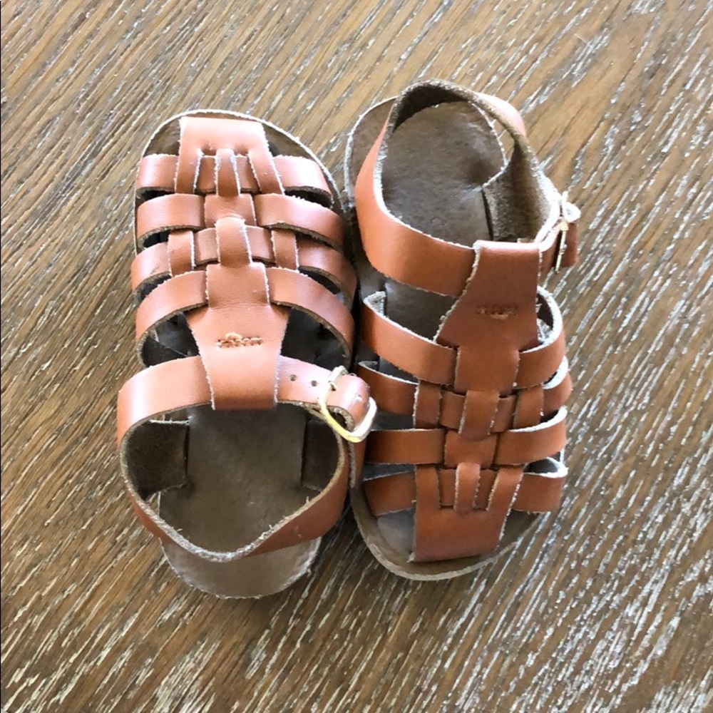 Saltwater sandals size 7